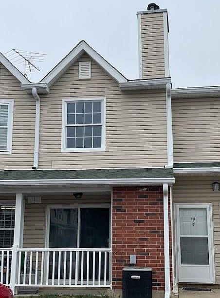 1st image of 1313 E Wyndham Cir APT 103