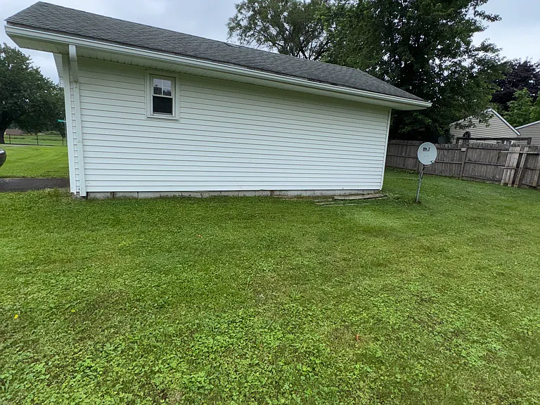 1114 Thorndale Dr — Photo 21