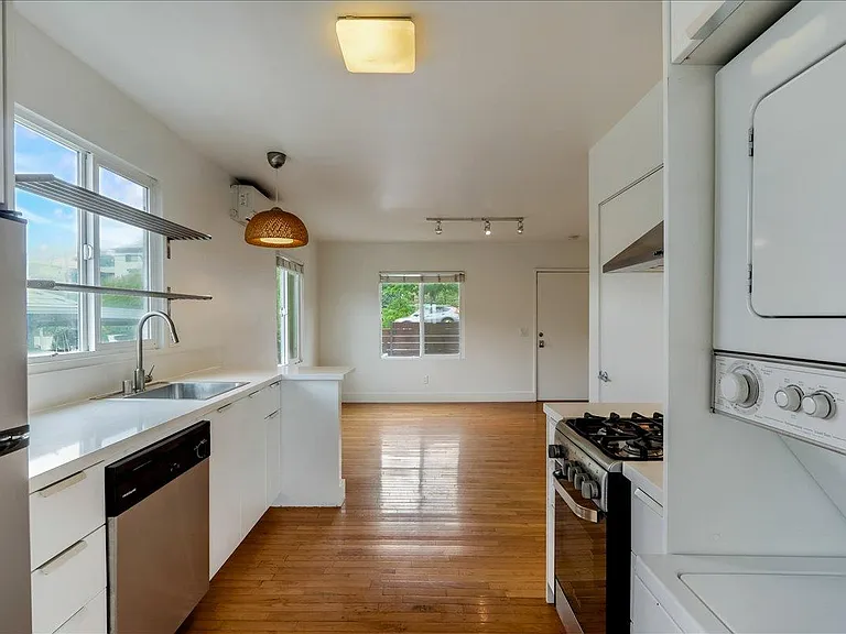 1822 Bellevue Ave — Photo 14