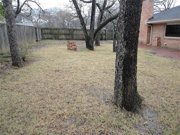 5th image of 1008 Tanglewood Ln