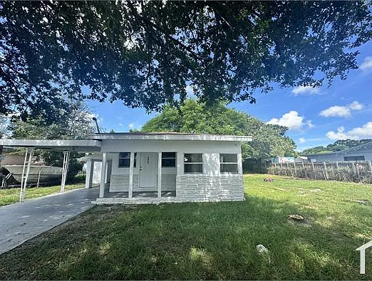3 bed, 1044 sqft, $2,800 — Photo 2