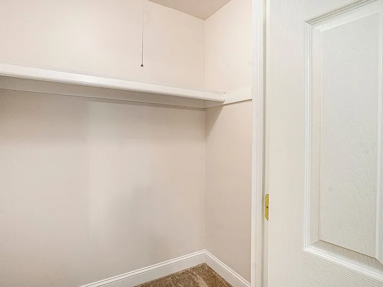 Maple Court Apartments — Photo 13