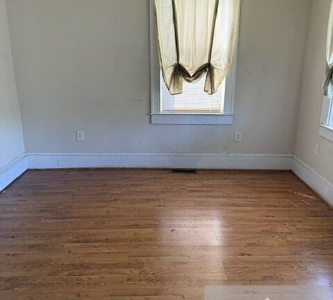 3rd image of 18 Harmon St