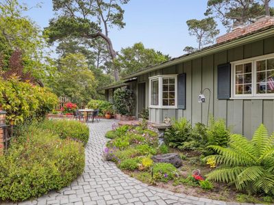 2 Pine Ridge Way, Carmel, CA, 93921