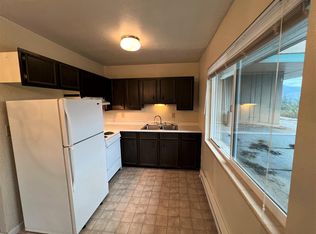 128 Lee Ave APT 6, Glide, OR 97443