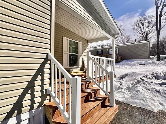 2nd image of 106 Middle Rd