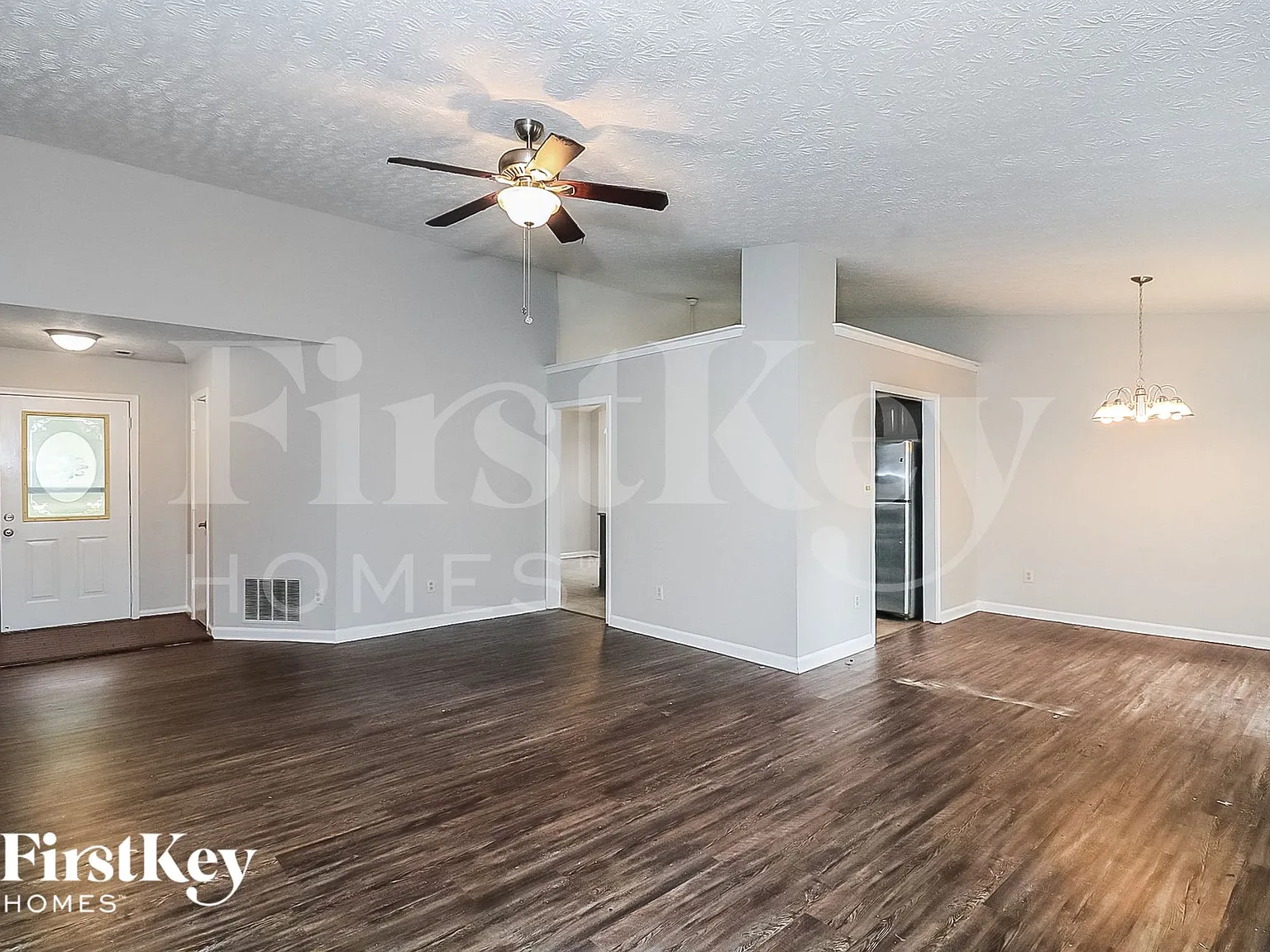 3 bed, 2.0 bath, 1740 sqft, $2,835 — Photo 4