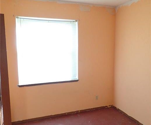 5th image of 2504 Bliss St