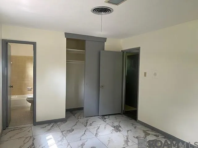 2464 Kensington Dr — Photo 15
