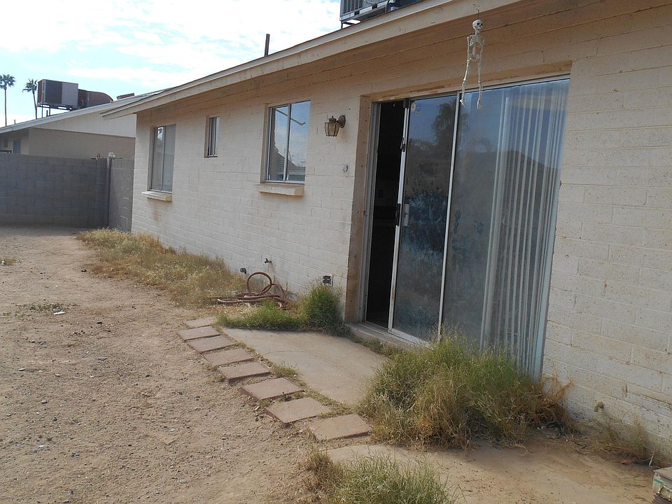 2nd image of 801 W BLUEFIELD Avenue W