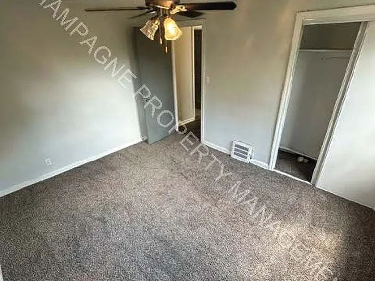 5400 Swope Pkwy — Photo 14