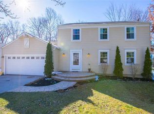 887 W Abbey Dr, Medina, OH 44256