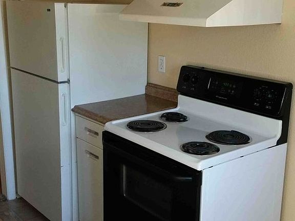 3rd image of 550-552 S Webster St #550-12