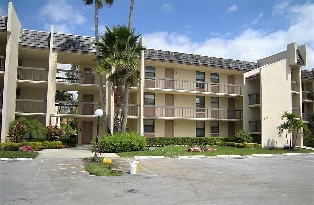 1st image of 8433 Forest Hills Dr APT 207