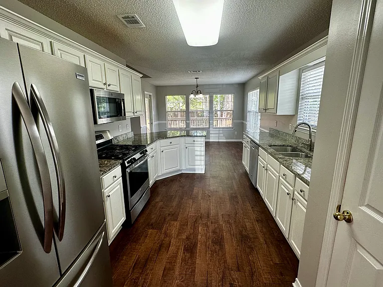 27078 Stratford Glen Dr — Photo 2