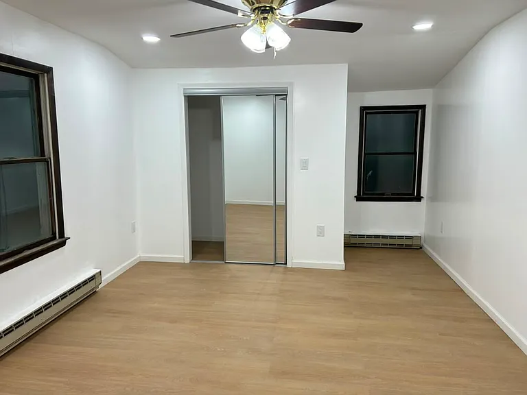 709 Scott St — Photo 5