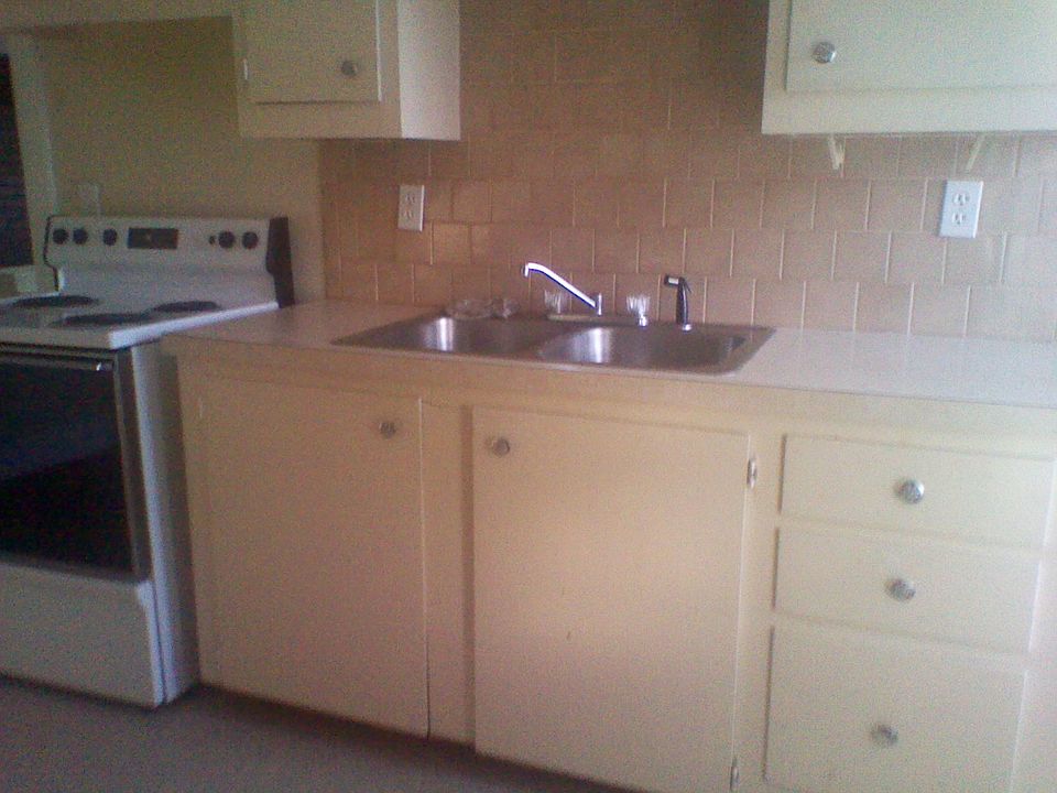 2nd image of 25 Laval St APT 1R