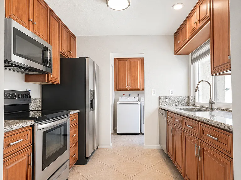 1354 Evergreen Dr — Photo 6