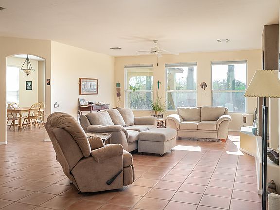 5th image of 3611 W El Moraga Pl