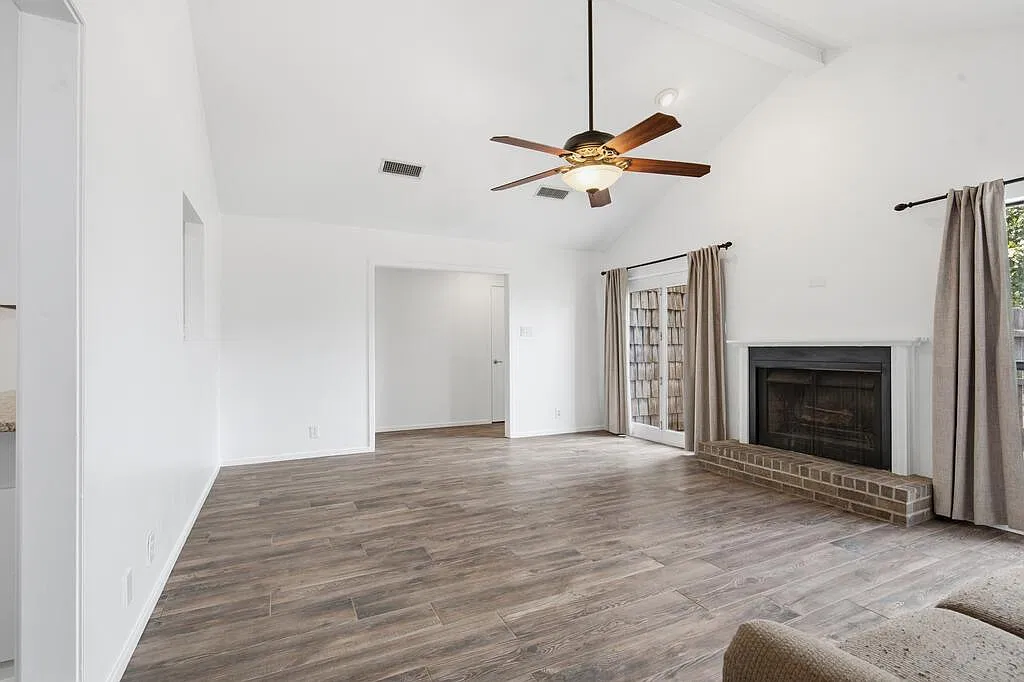 2 bed, 2.0 bath, 1454 sqft, $2,000 — Photo 4