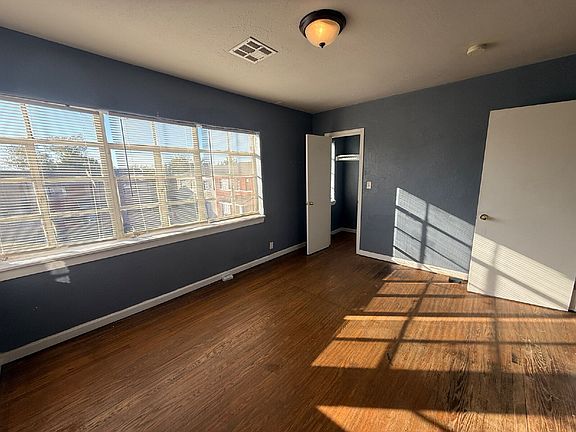 5th image of 1931 NE 25th St APT 11