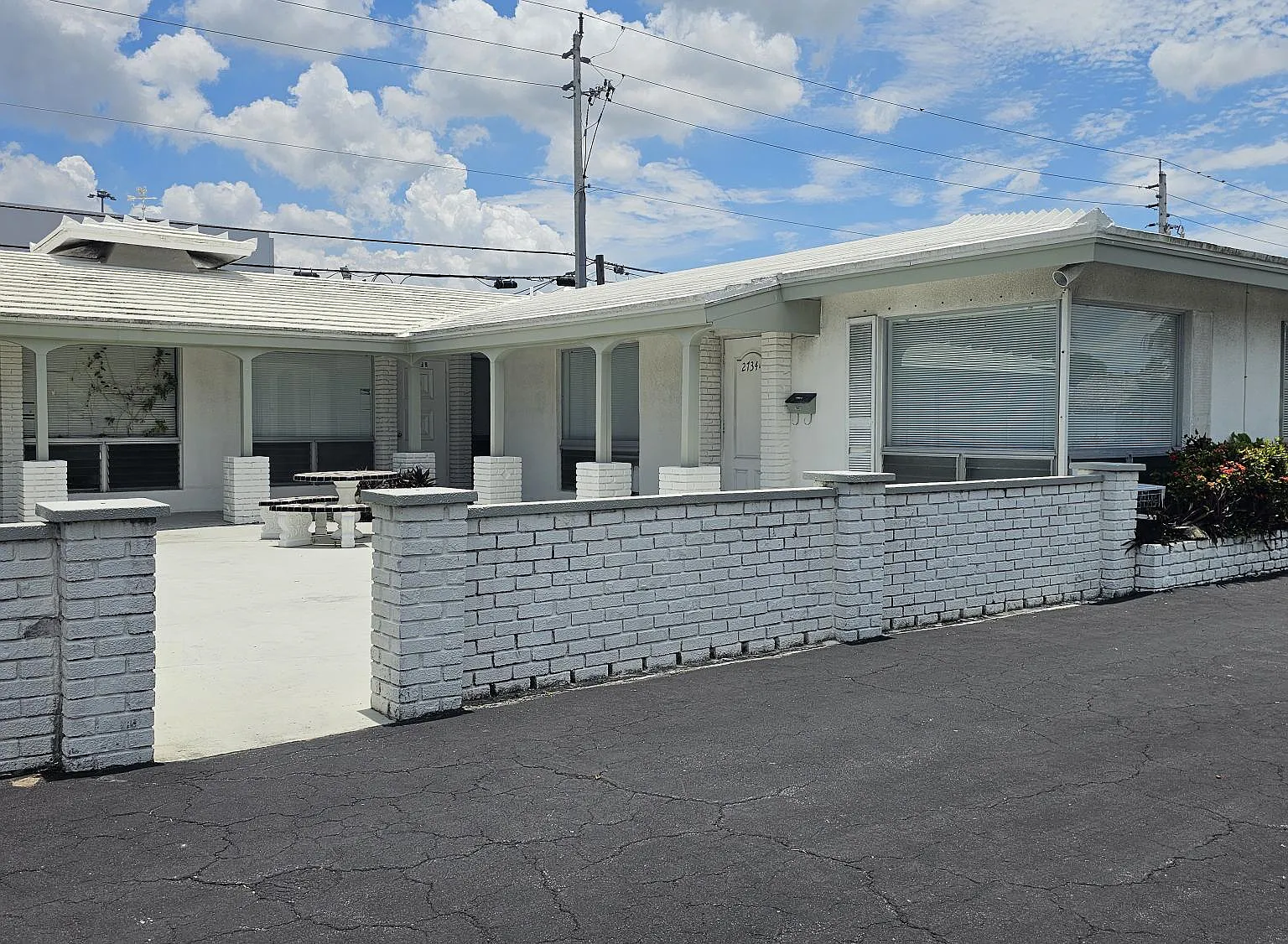 1 bed, 1.0 bath, 3056 sqft, $1,485 — Photo 2