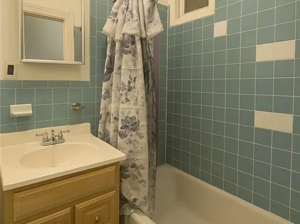 693 Georgia Avenue image 16 of 31