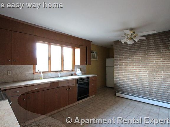 2nd image of 544 Main St Floor 1