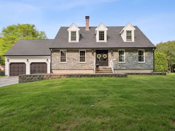 1 Spinnaker Road, Waterford, CT 06385