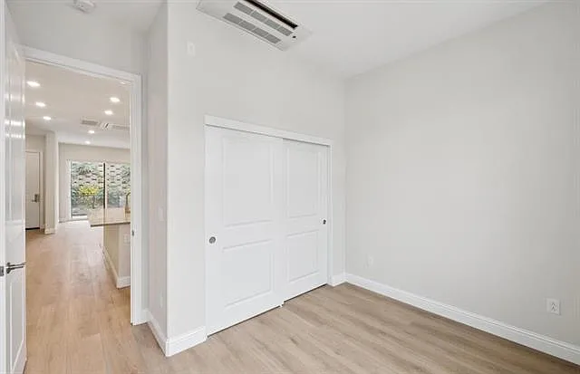 3 bed, 1386 sqft, $6,500 — Photo 2