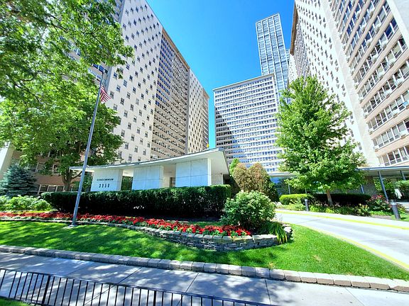 2nd image of 3950 N Lake Shore Dr APT 409