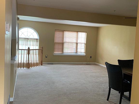 5th image of 8811 Francisco Ct