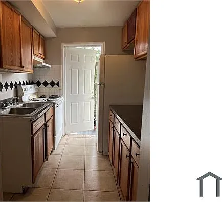 1058 Oglethorpe Ave SW #10 — Photo 2