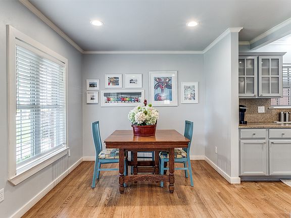 3rd image of 6463 Highgate Ln