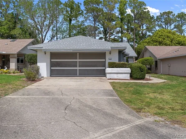 1 Medinah Dr W, Homosassa, FL 34446