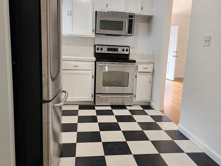 4490 Pomona Ave — Photo 8