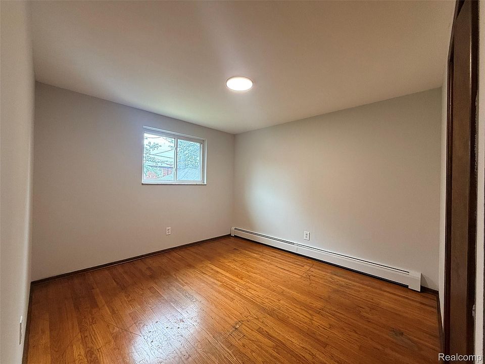 223 Richter St, photo 4
