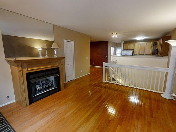 4th image of 1029 Maiden Lane Ct