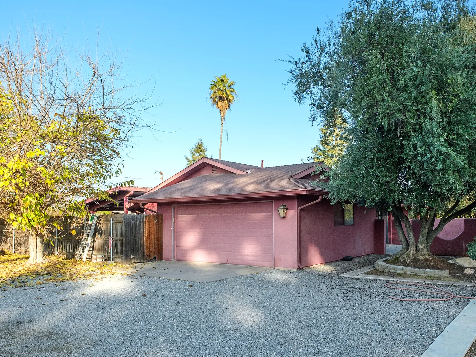 3 bed, 2.5 bath, 2122 sqft, $2,600 — Photo 3