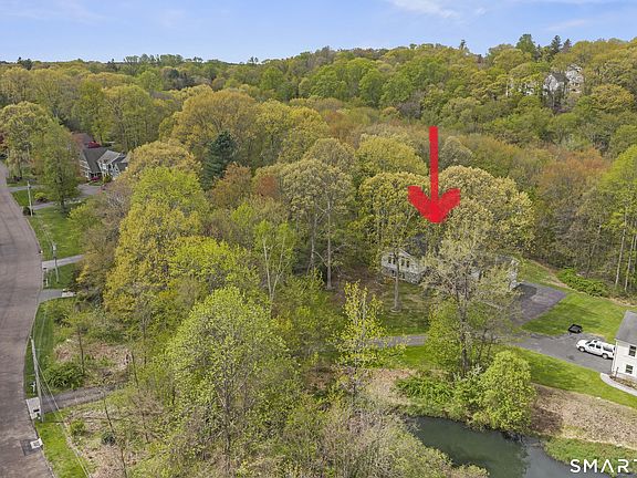 4th image of 89 Cranbury Drive