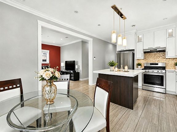 4th image of 3034 Kings Ave