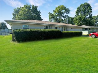 806 Kenton Dr, Charleston, IL 61920