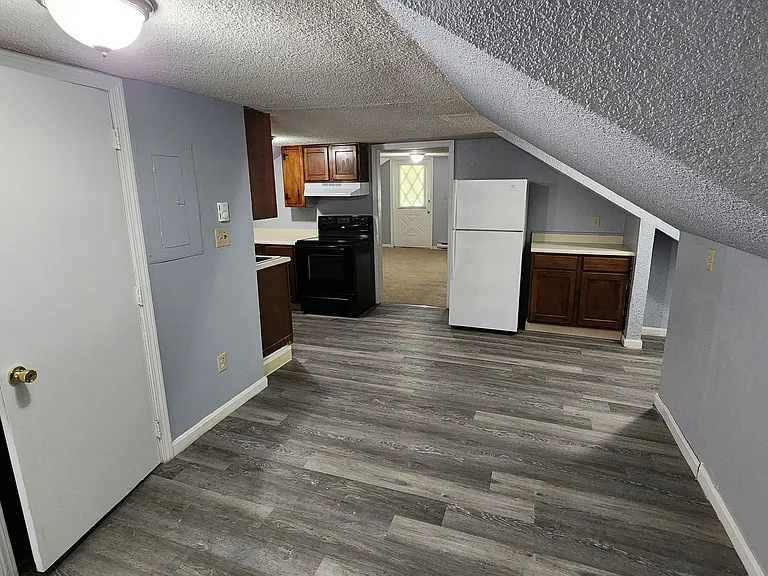 30-32 Summer St — Photo 2