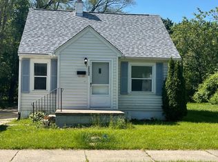 20084 E Eight Mile Rd, Harper Woods, MI 48225