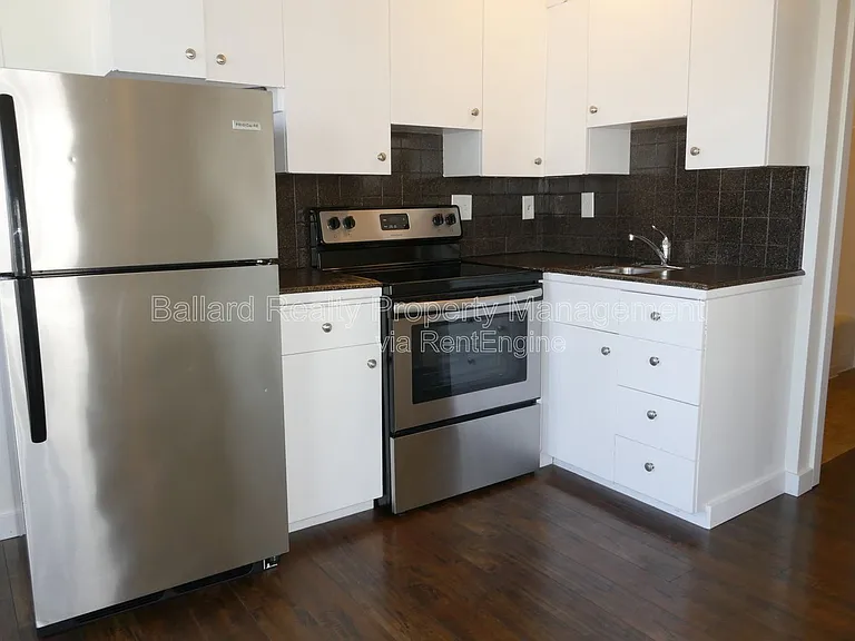9030 Greenwood Ave N #201 — Photo 7