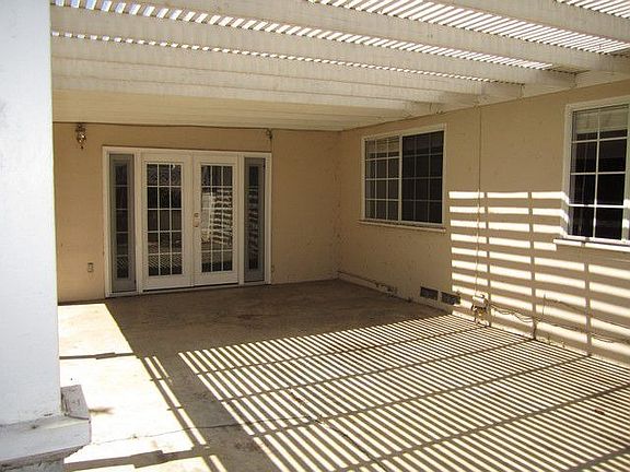 3rd image of 4108 N Walnuthaven Dr