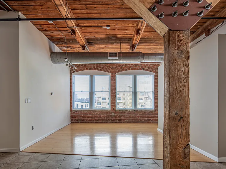 2820 Detroit Ave #101 — Photo 2