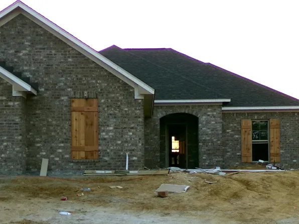 121 Madisonville Dr, Canton, MS 39046