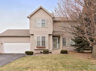 5822 Stonebridge Trl, McHenry, IL 60050