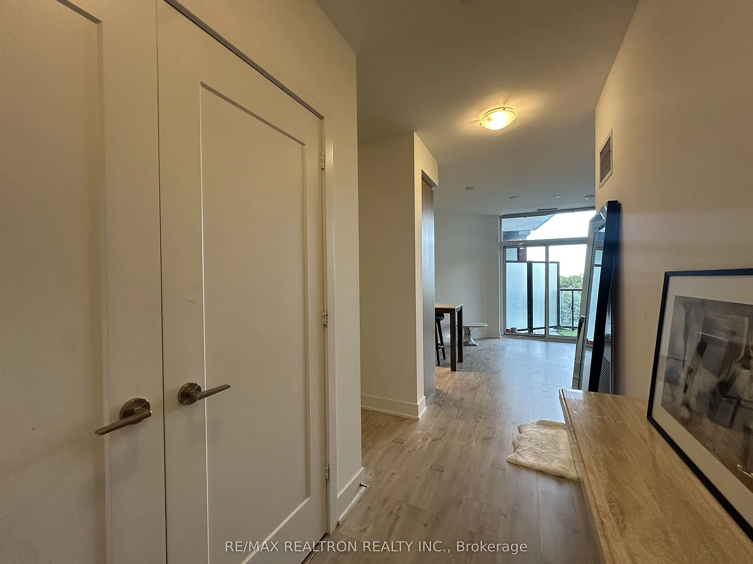 J. Davis House — Photo 3